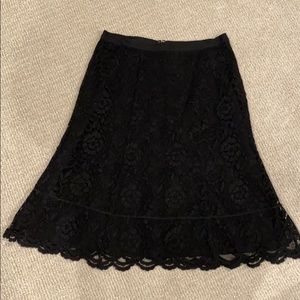 Old navy size 1 black lace skirt. Fully lined